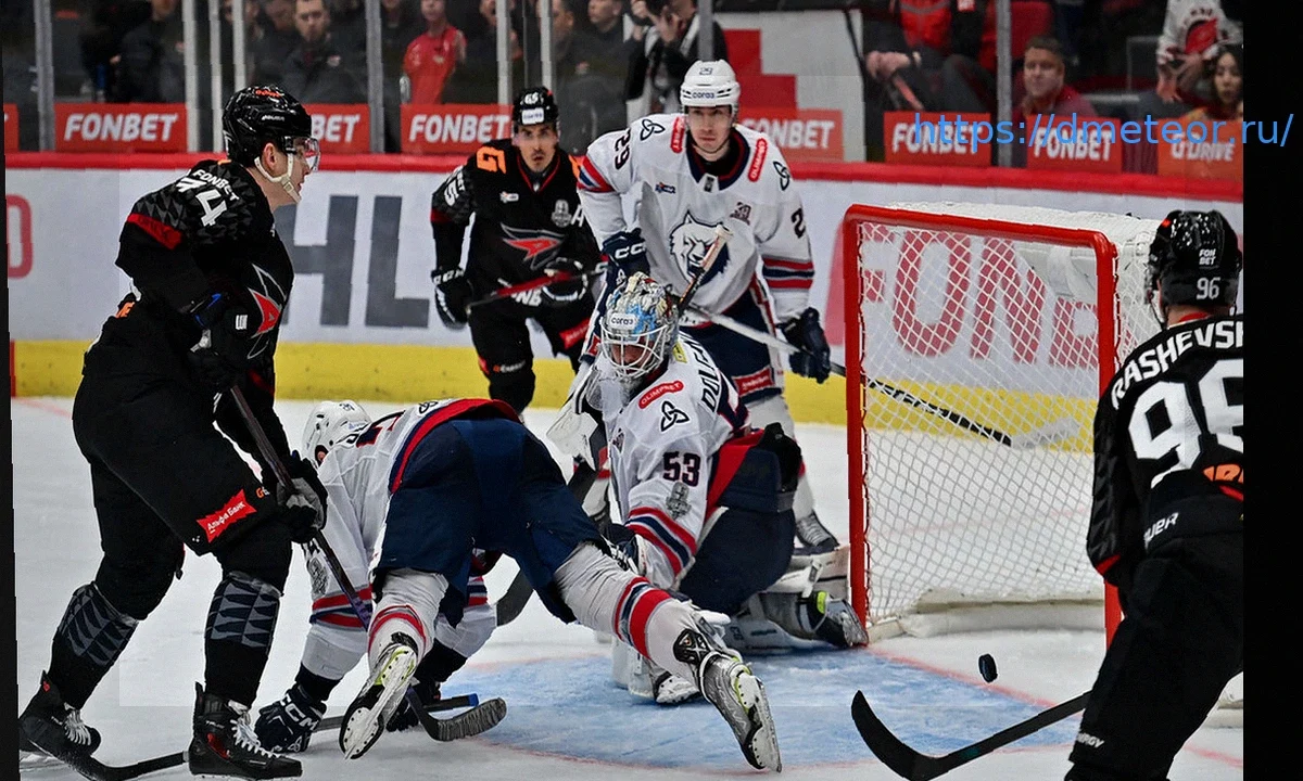 «Авангард» — «Нефтехимик»: Онлайн-трансляция матча плей-офф КХЛ